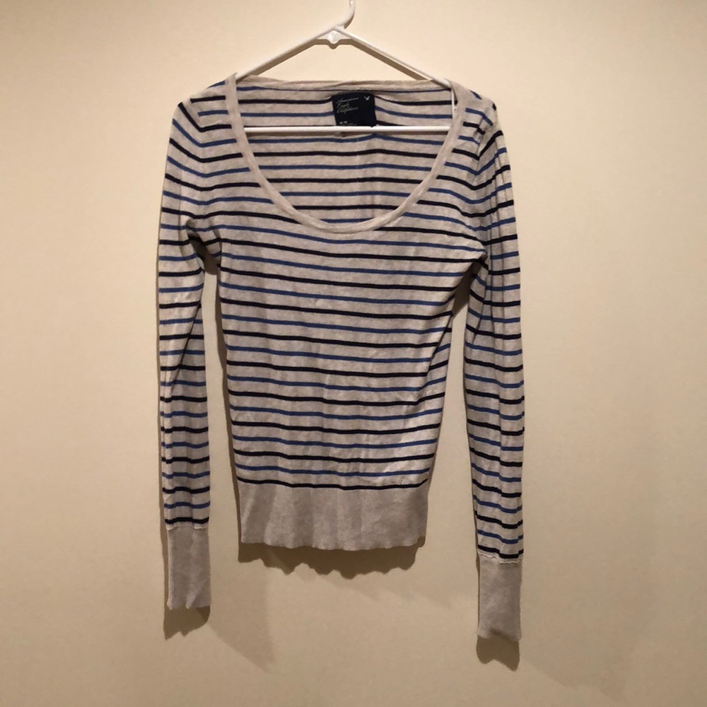 American Eagle scoop Neck sweater